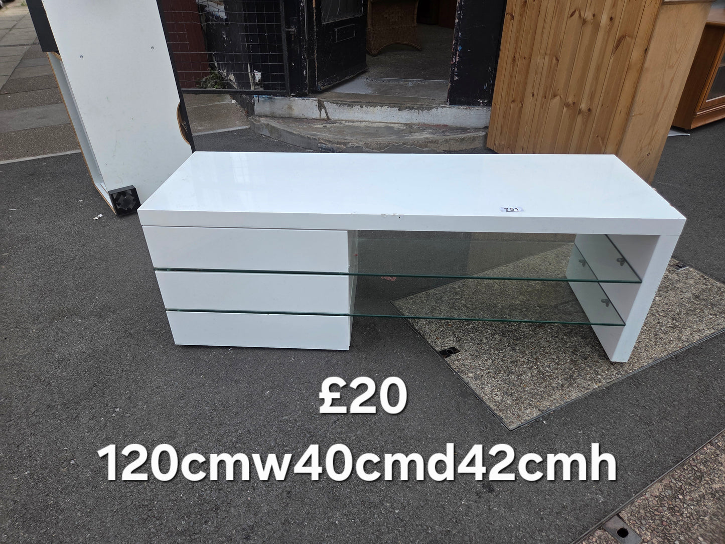 White gloss tv unit π Free delivery in Leicester π