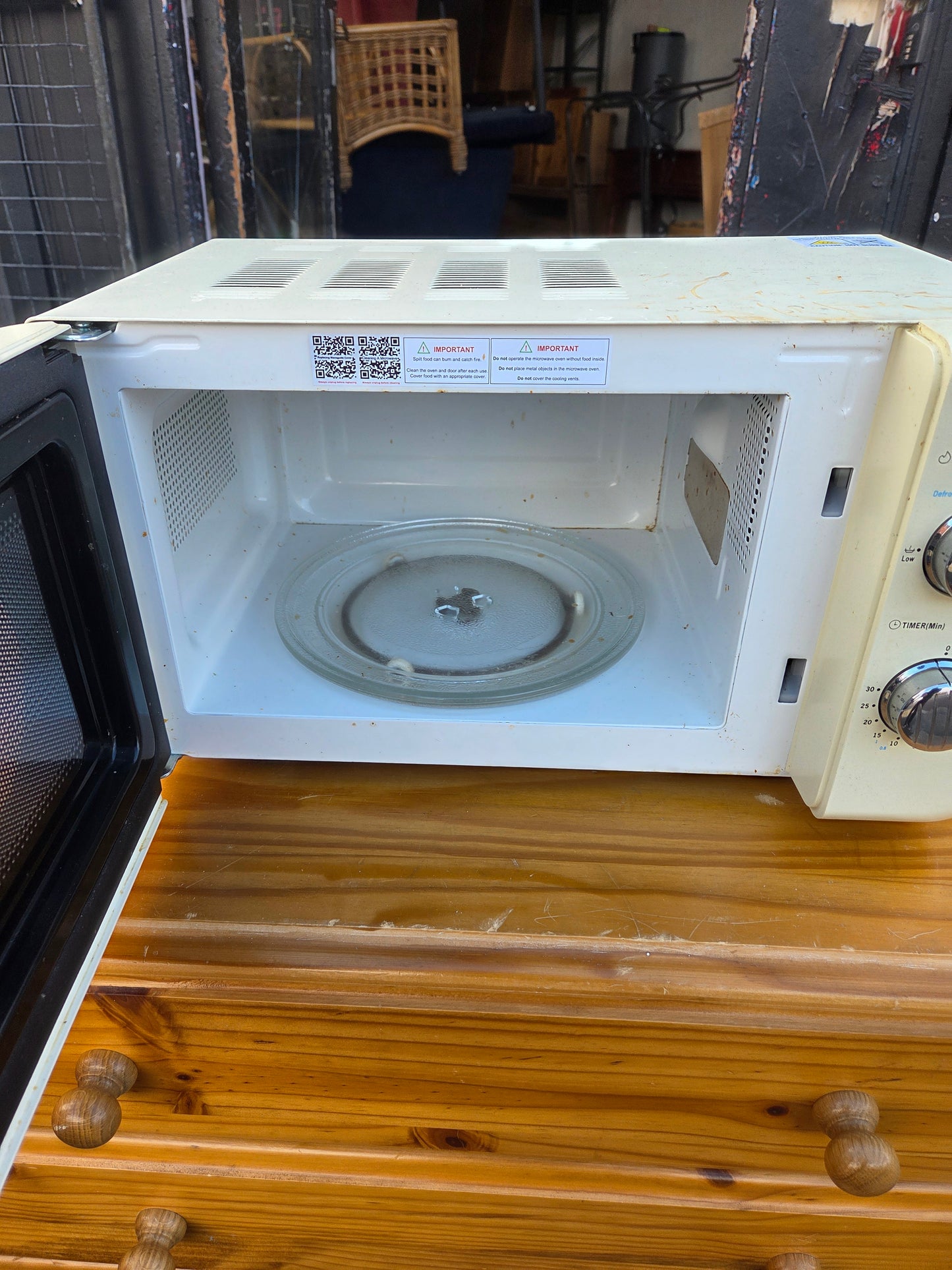 Delonghi microwave π Free delivery in Leicester π