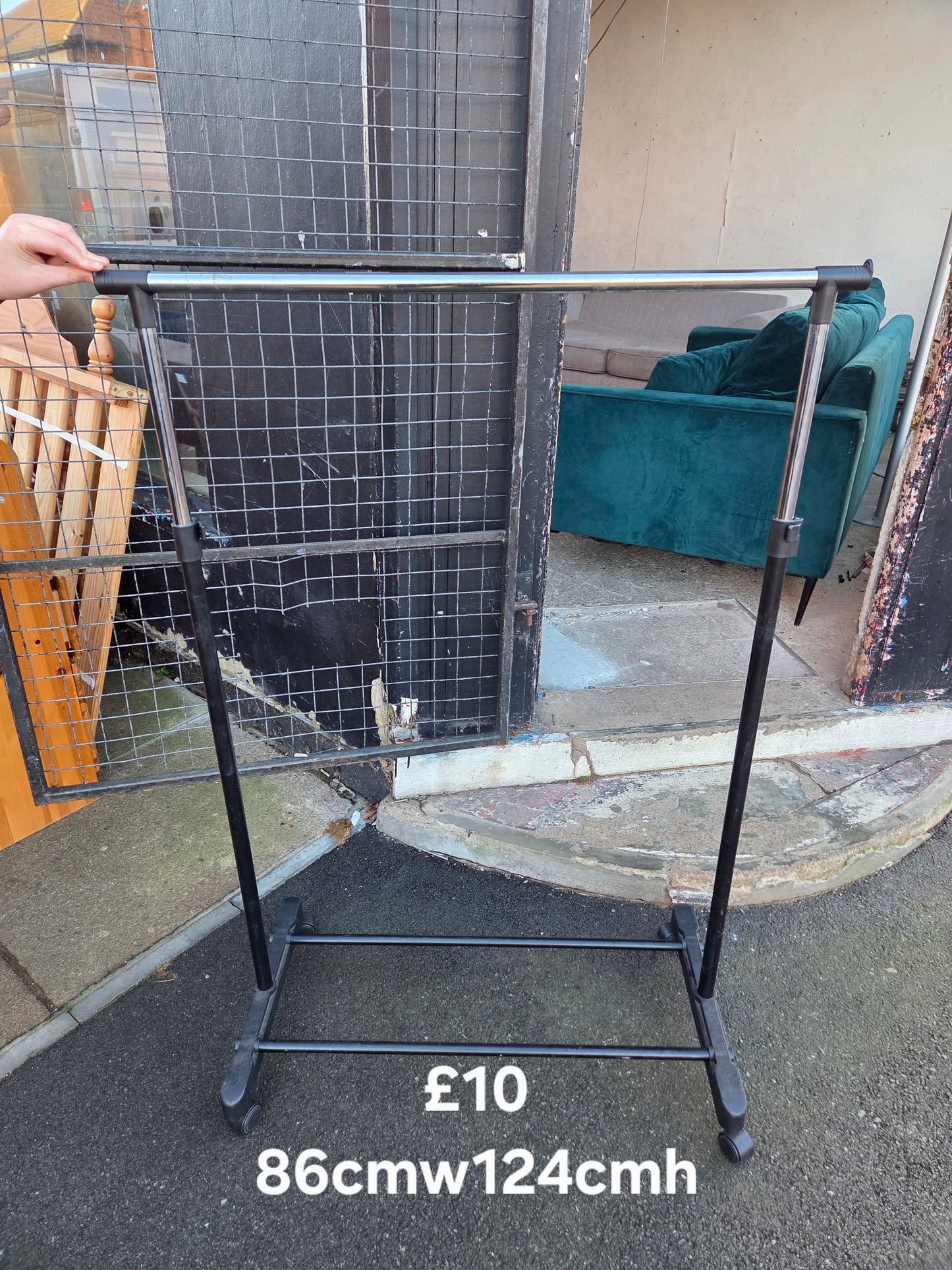 Clothes rail π Free delivery in Leicester π