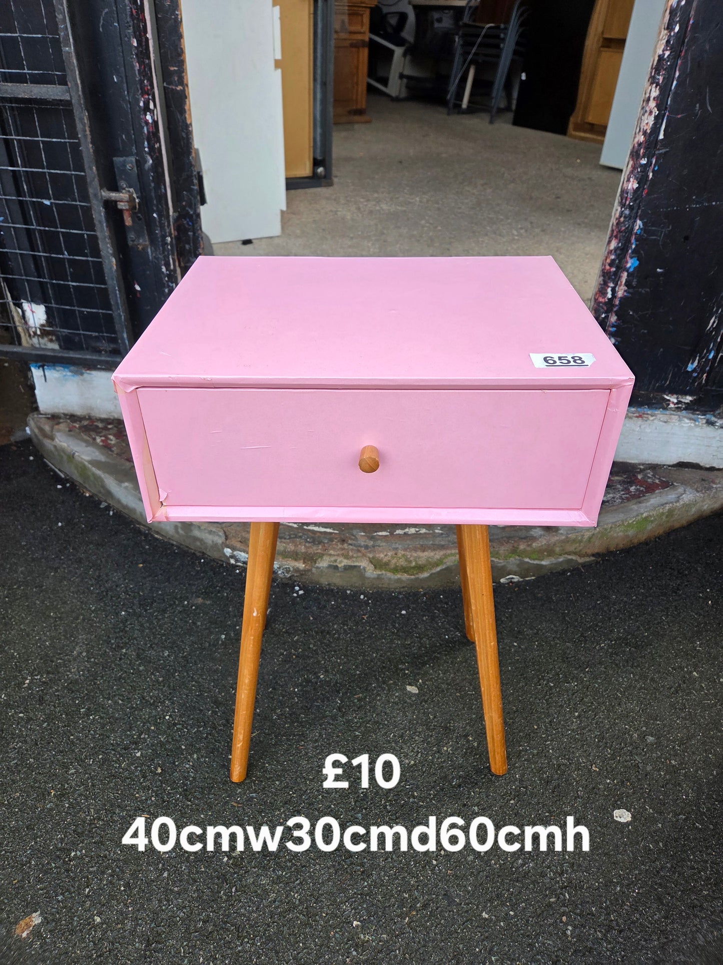 Pink bedside table π Free delivery in Leicester π