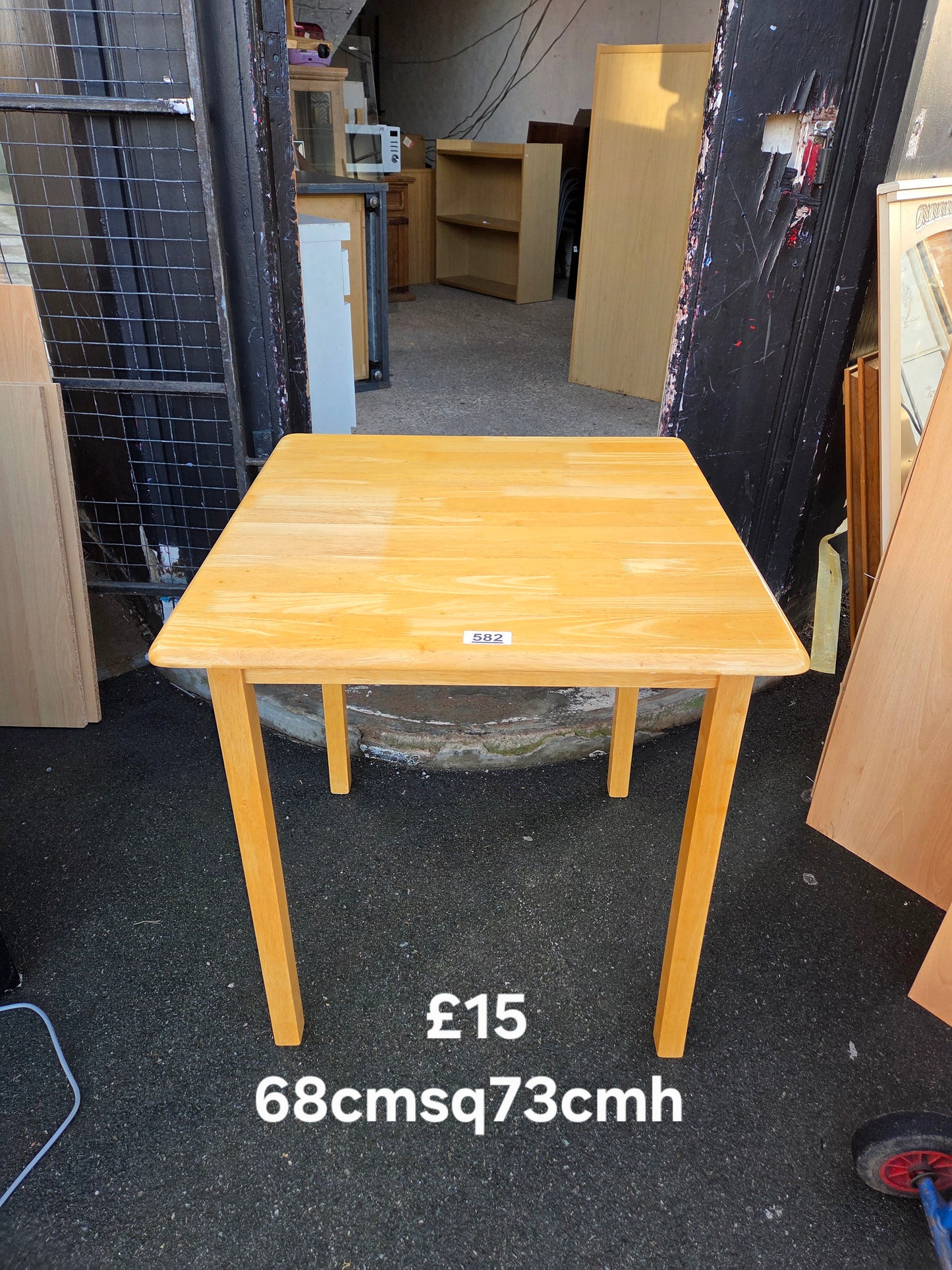 Dining table π Free delivery in Leicester π