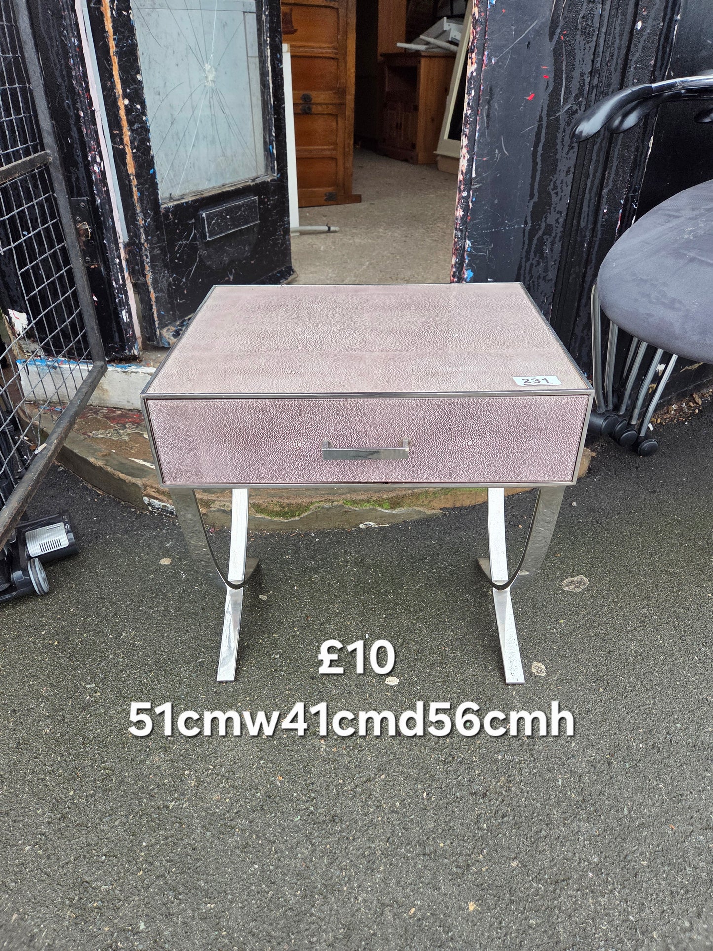 Side table π Free delivery in Leicester π