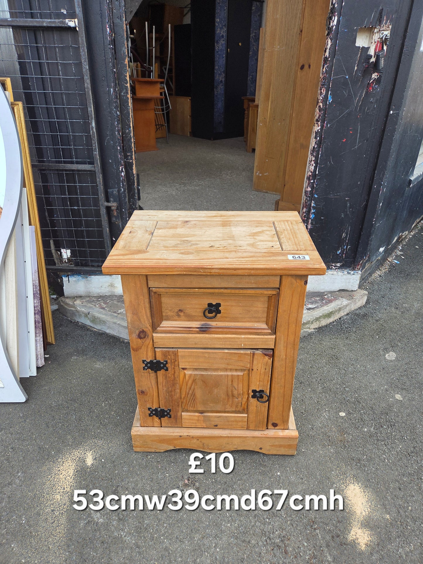 Bedside table 🌟 Free delivery in Leicester 🌟