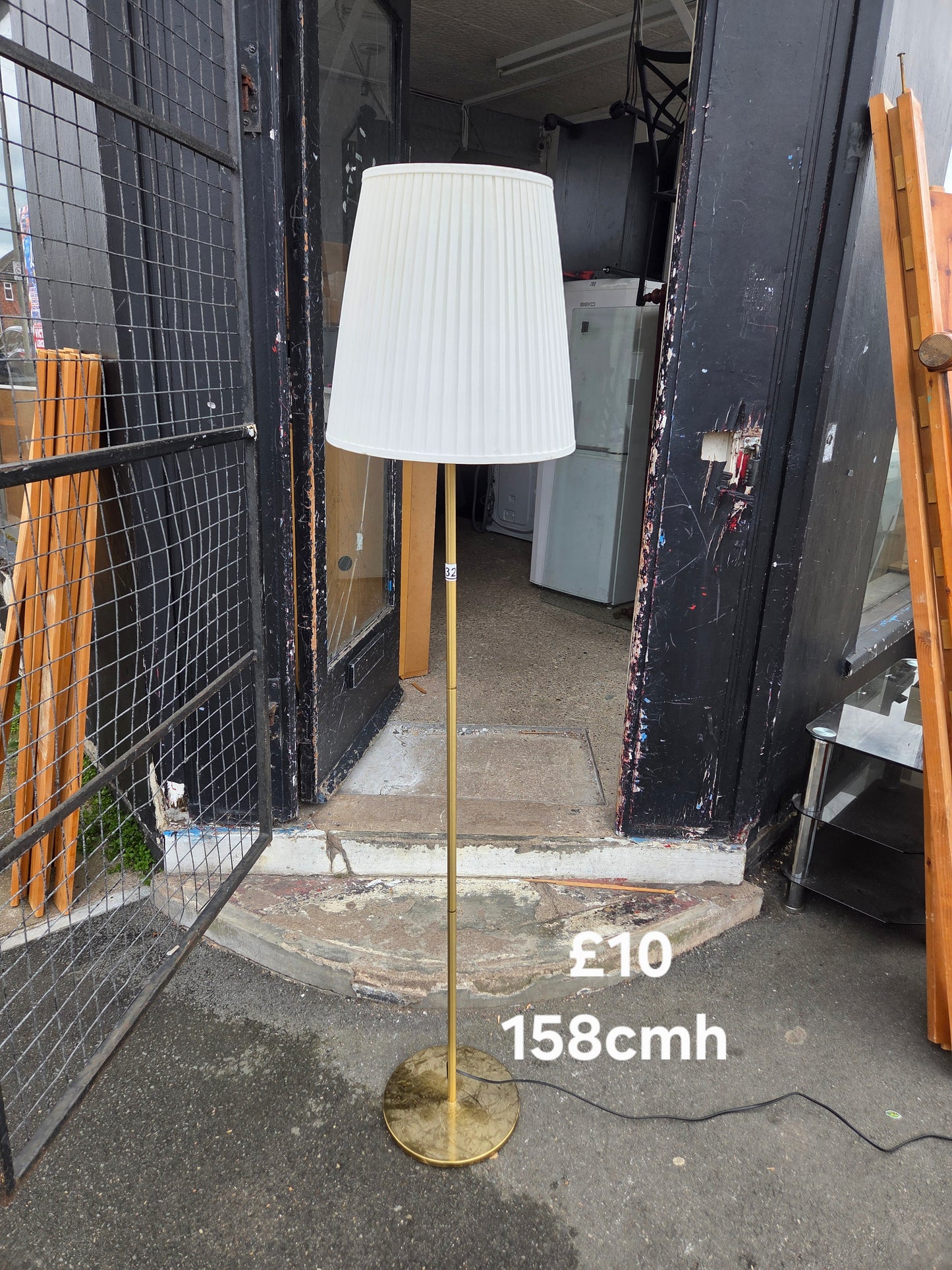 Standing lamp 🌟 Free delivery in Leicester 🌟