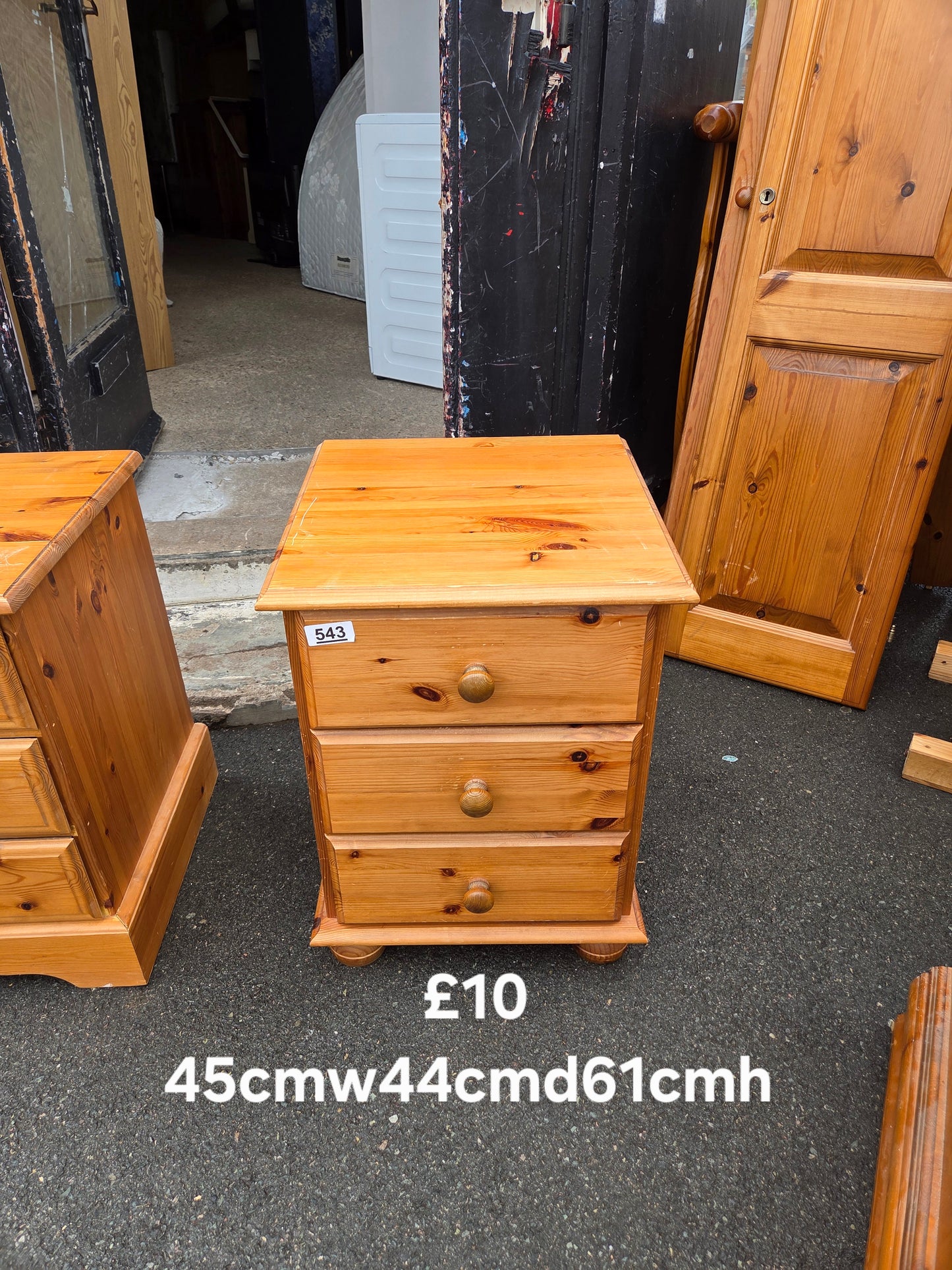 Bedside table ๐ Free delivery in Leicester ๐