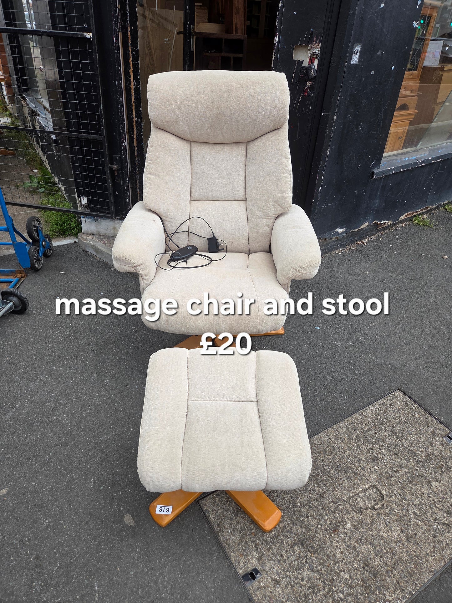 Chair and stool ๐ Free delivery in Leicester ๐