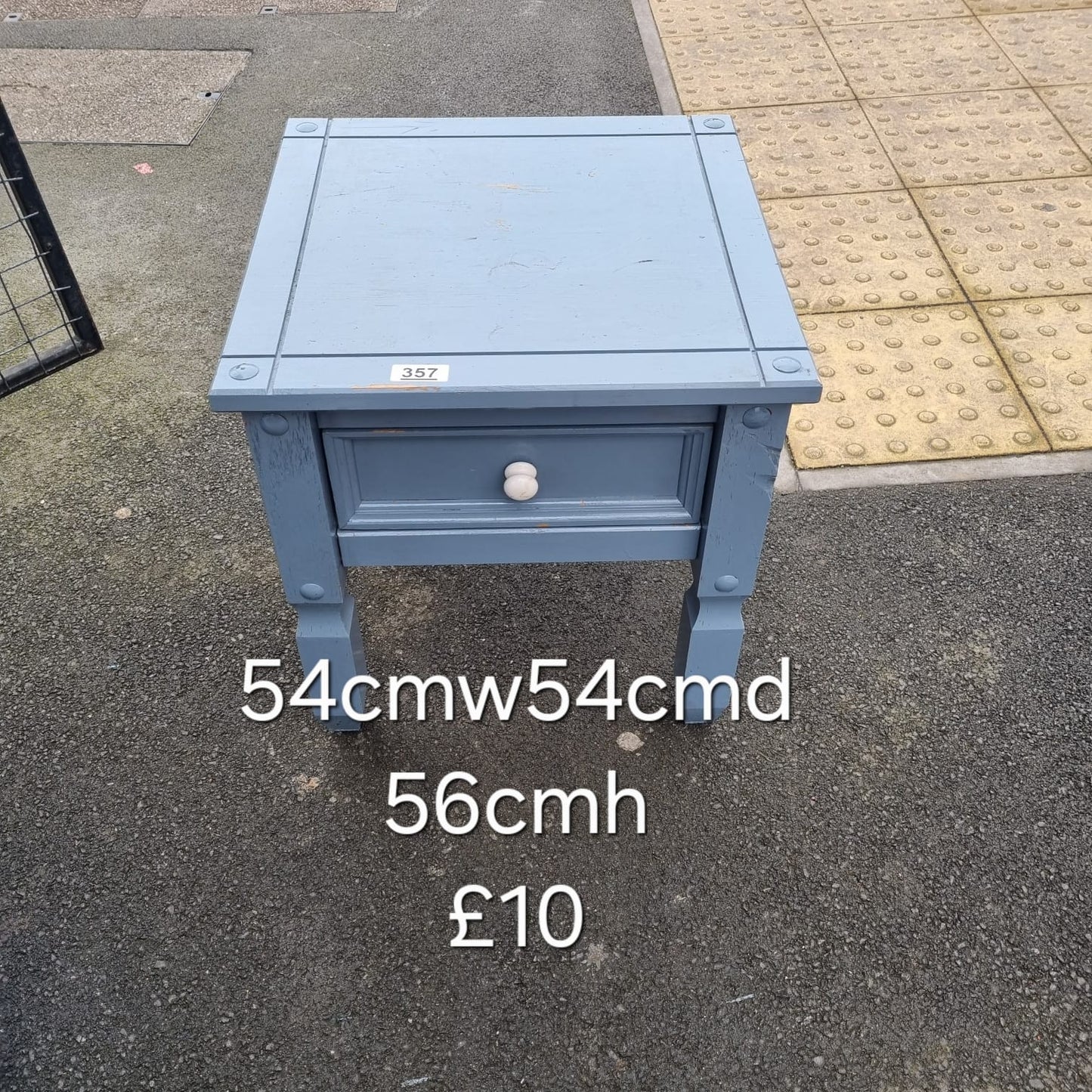 Side table š Free delivery in Leicester š