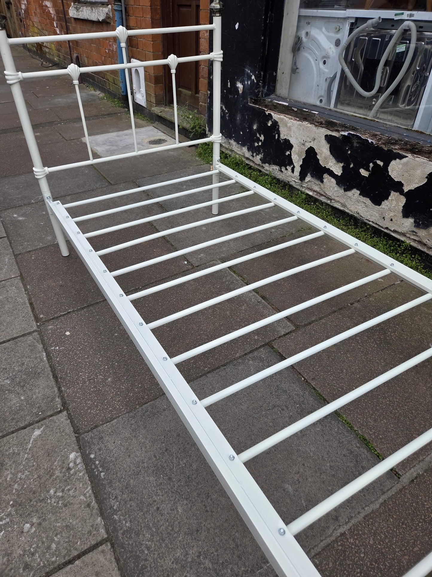 single metal bed frame š Free delivery in Leicester š