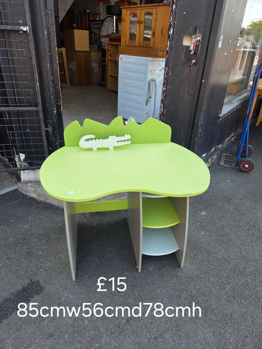 Kids computer desk 🌟 Free delivery in Leicester 🌟
