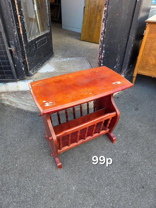 Magazine stand