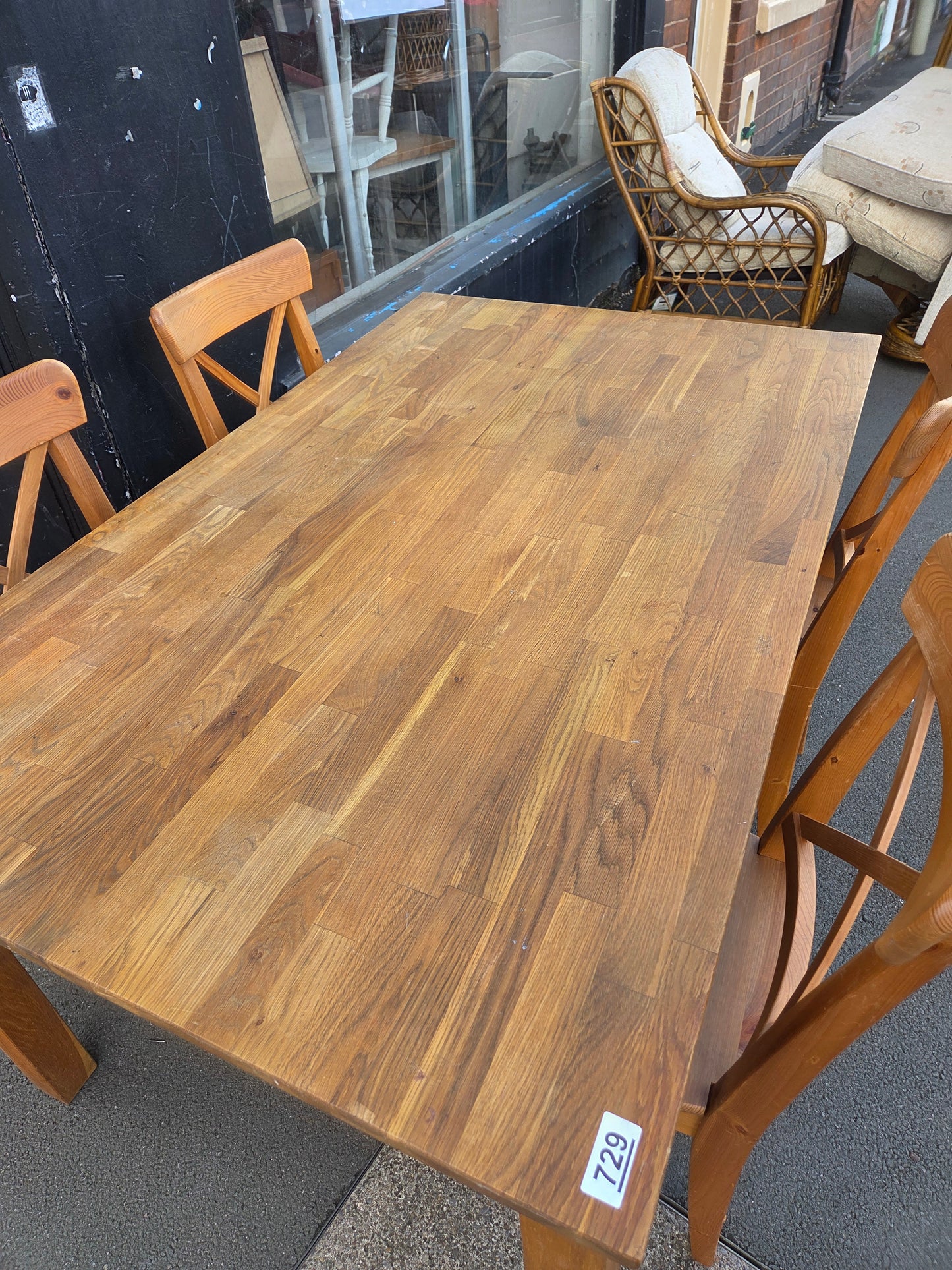 Dining table and chairs 🌟 Free delivery in Leicester 🌟