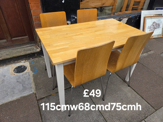 Dining table and 4 chairs 🌟 Free delivery in Leicester 🌟