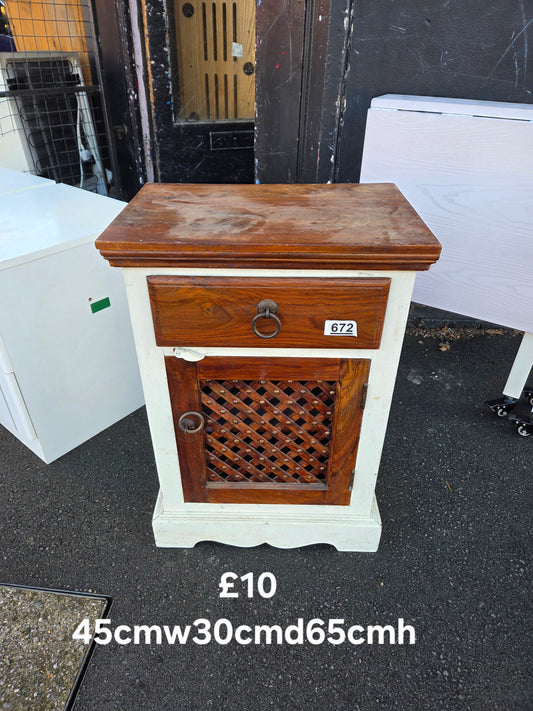 Bedside table 🌟 Free delivery in Leicester 🌟