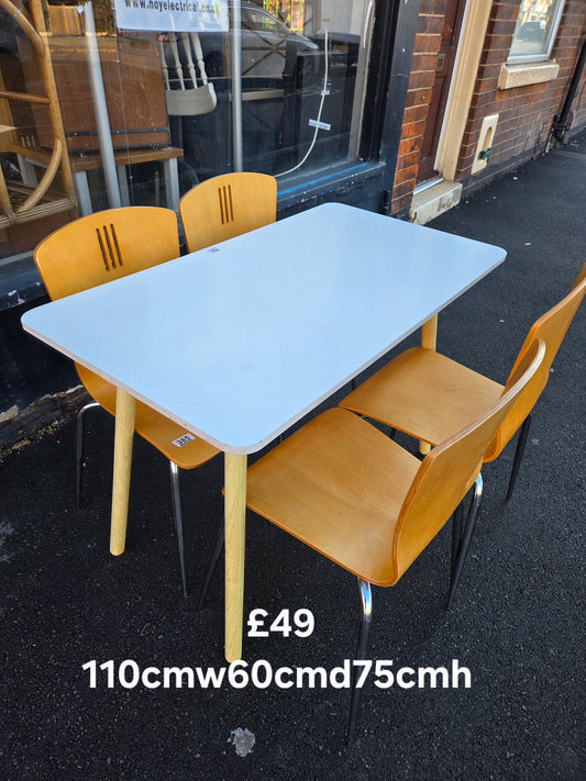 Dining table and 4 chairs 🌟 Free delivery in Leicester 🌟