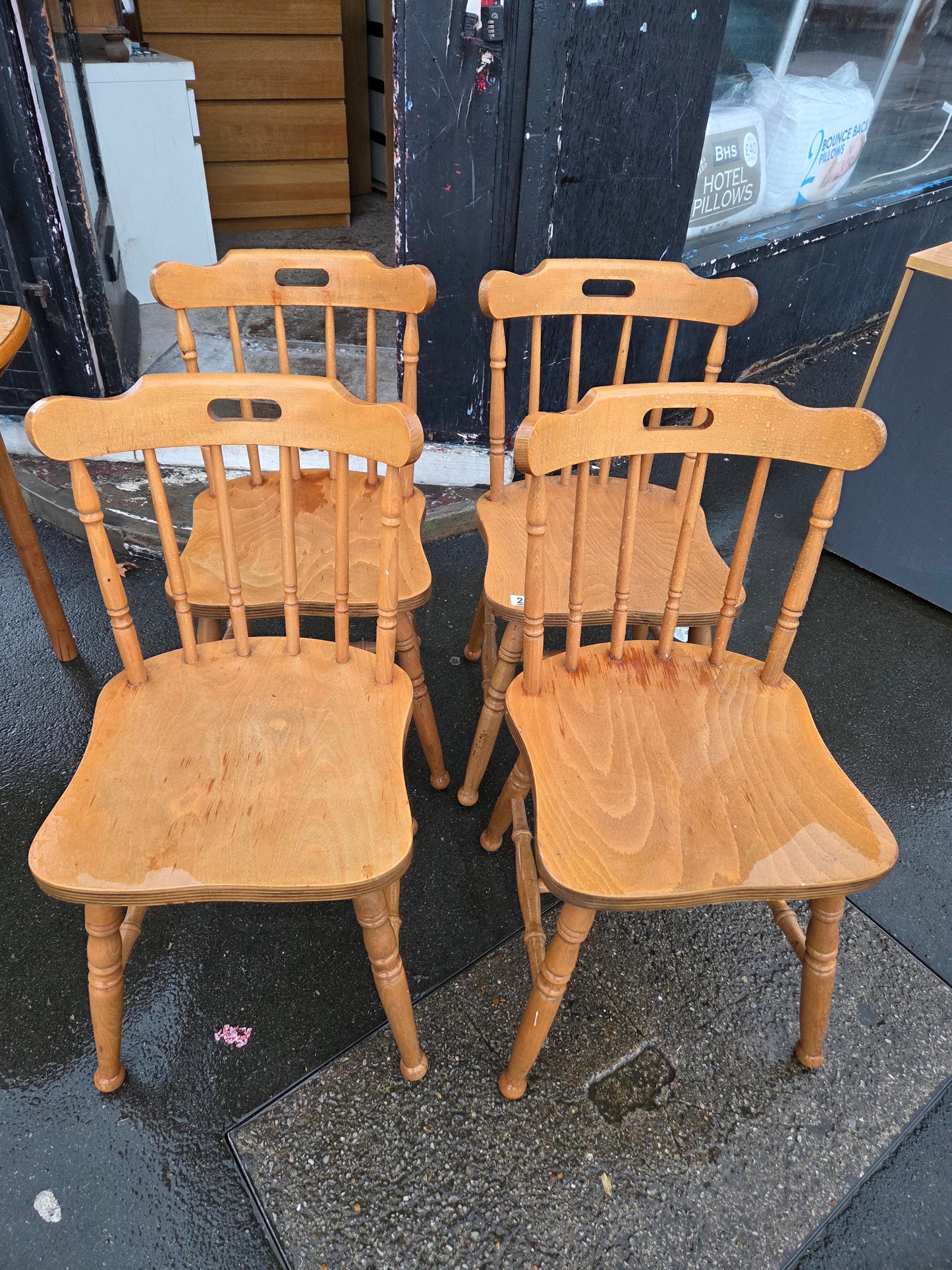 Dining table and 4 chairs 🌟 Free delivery in Leicester 🌟