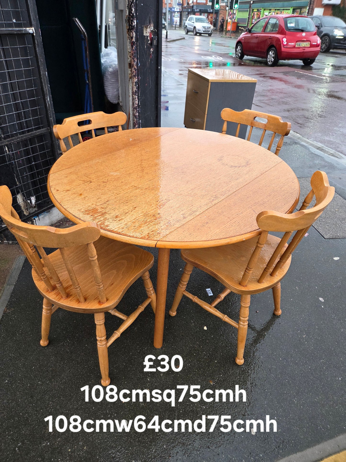 Dining table and 4 chairs 🌟 Free delivery in Leicester 🌟