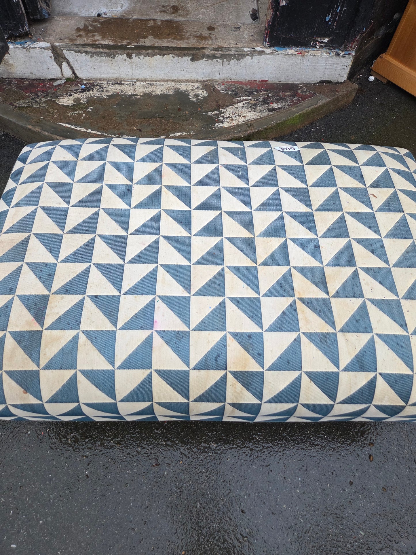 Foot stool needs a clean🌟 Free delivery in Leicester 🌟