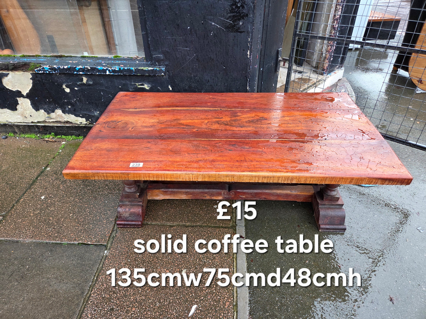 Solid coffee table 🌟 Free delivery in Leicester 🌟