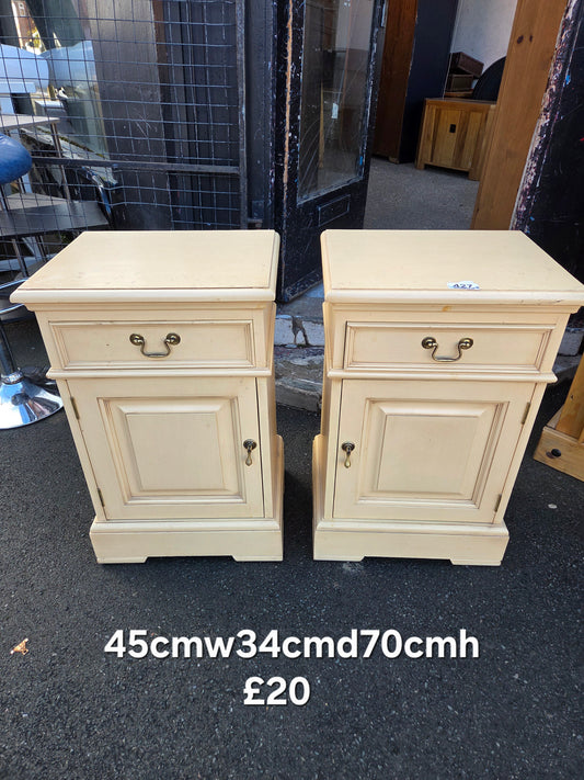 2 bedside tables 🌟 Free delivery in Leicester 🌟