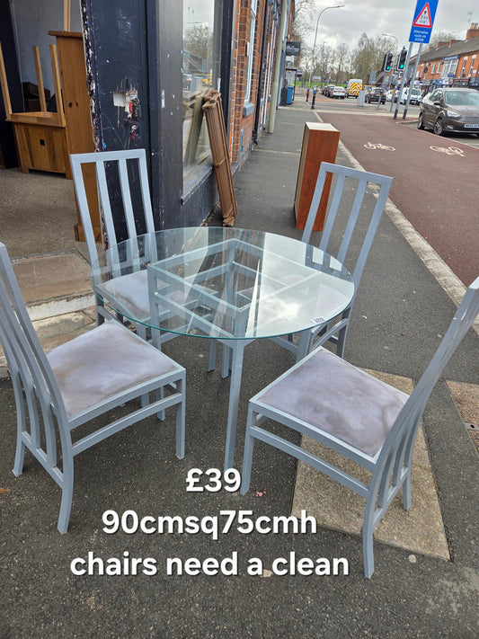 Dining table and 4 chairs 🌟 Free delivery in Leicester 🌟