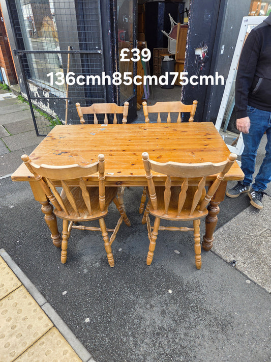 Dining table and 4 chairs 🌟 Free delivery in Leicester 🌟