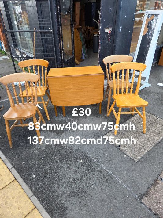 Butterfly table and 4 chairs 🌟 Free delivery in Leicester 🌟