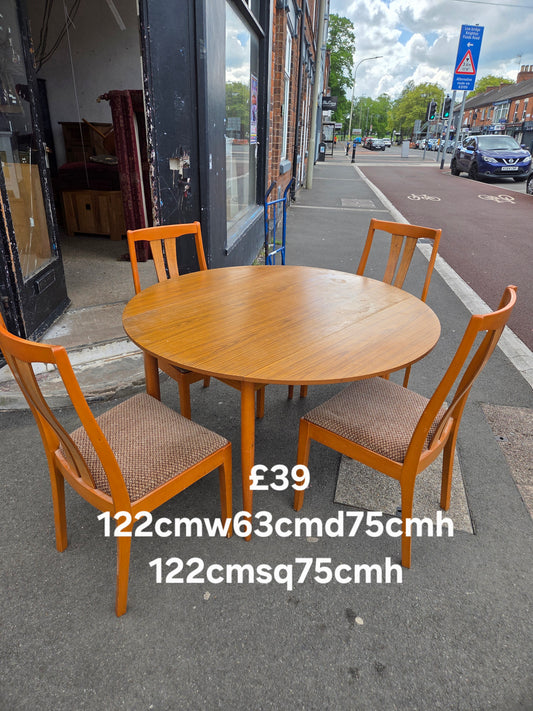 Butterfly table and 4 chairs 🌟 Free delivery in Leicester 🌟