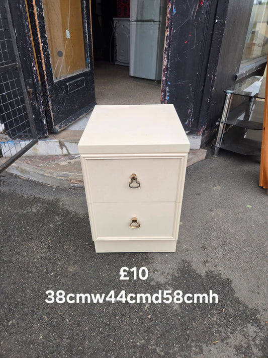 Bedside table 🌟 Free delivery in Leicester 🌟