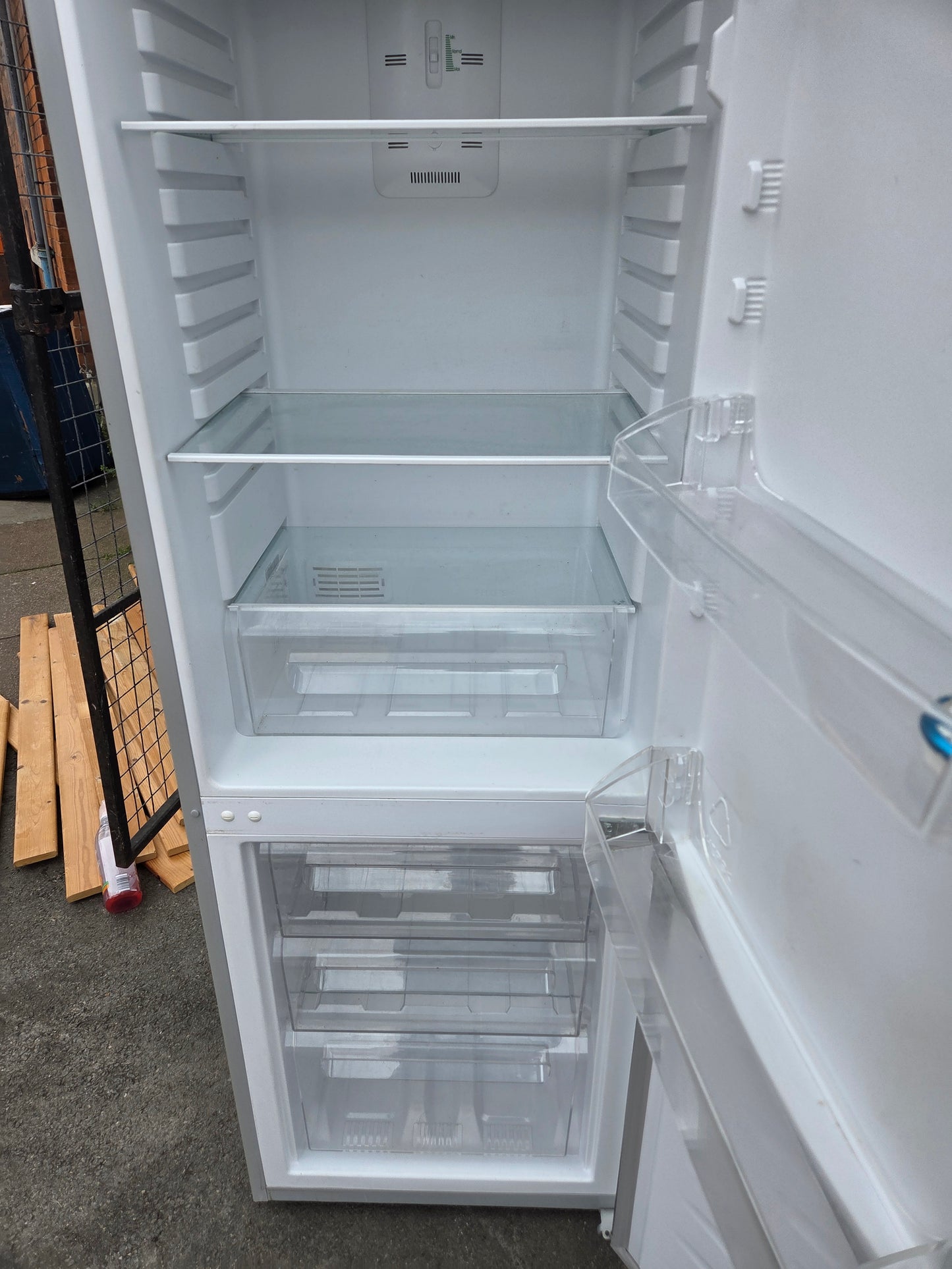 Fridgemaster fridge freezer 🌟 Free Delivery 🌟 120 Days Warranty 🌟 Leicester Only