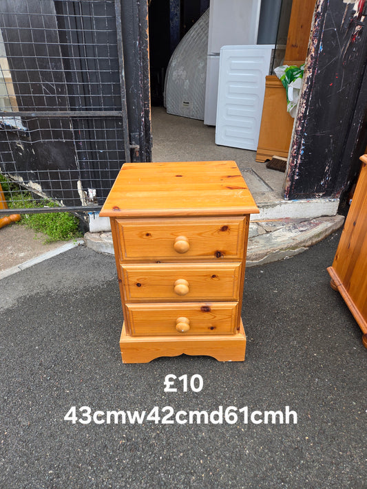 Bedside table 🌟 Free delivery in Leicester 🌟