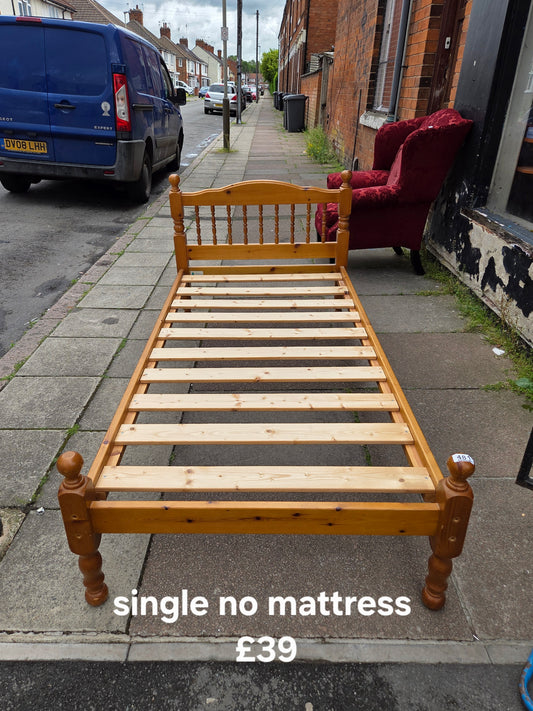 Pine single bed frame no mattress 🌟 Free delivery in Leicester 🌟