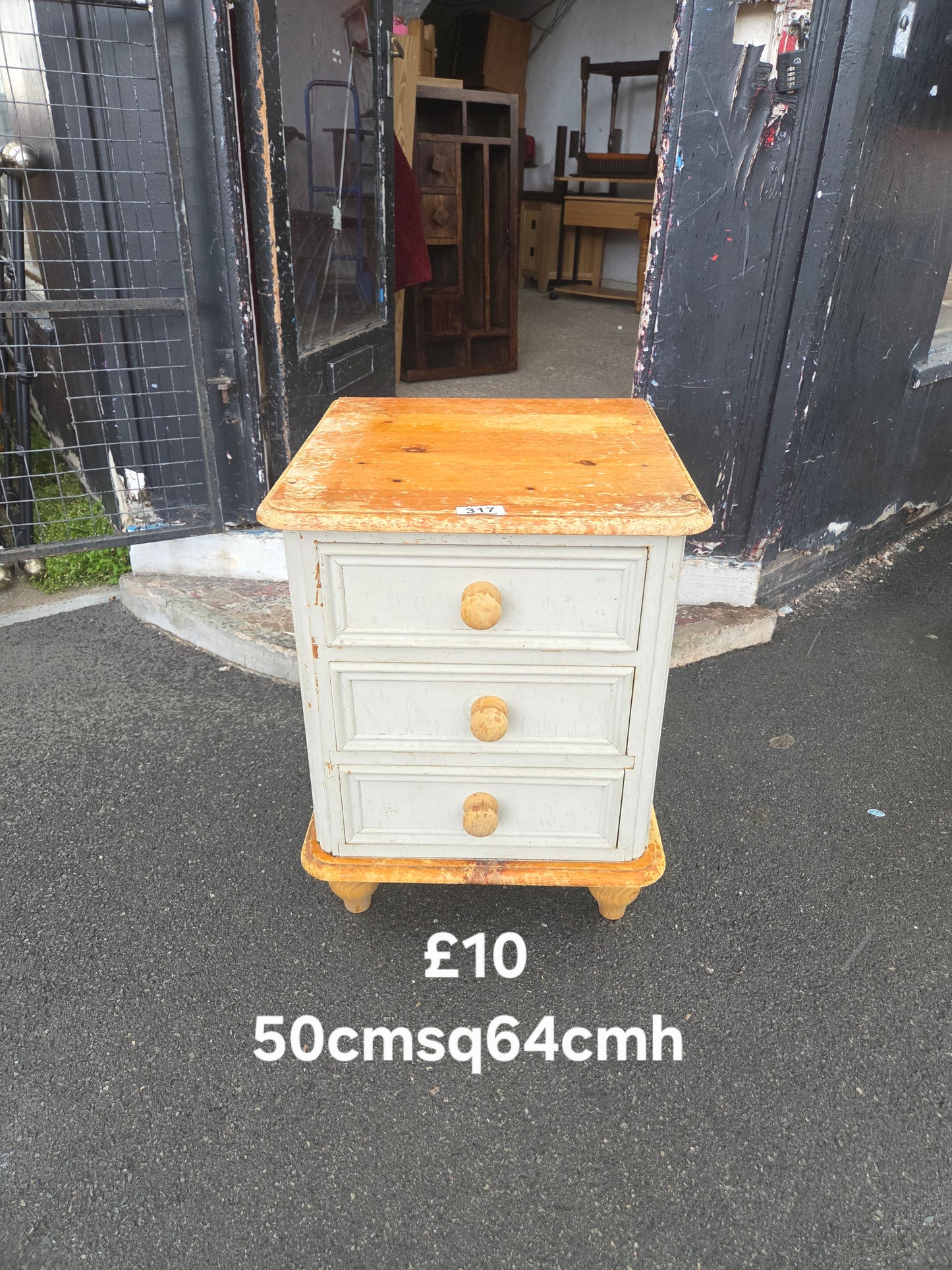 Bedside table 🌟 Free delivery in Leicester 🌟