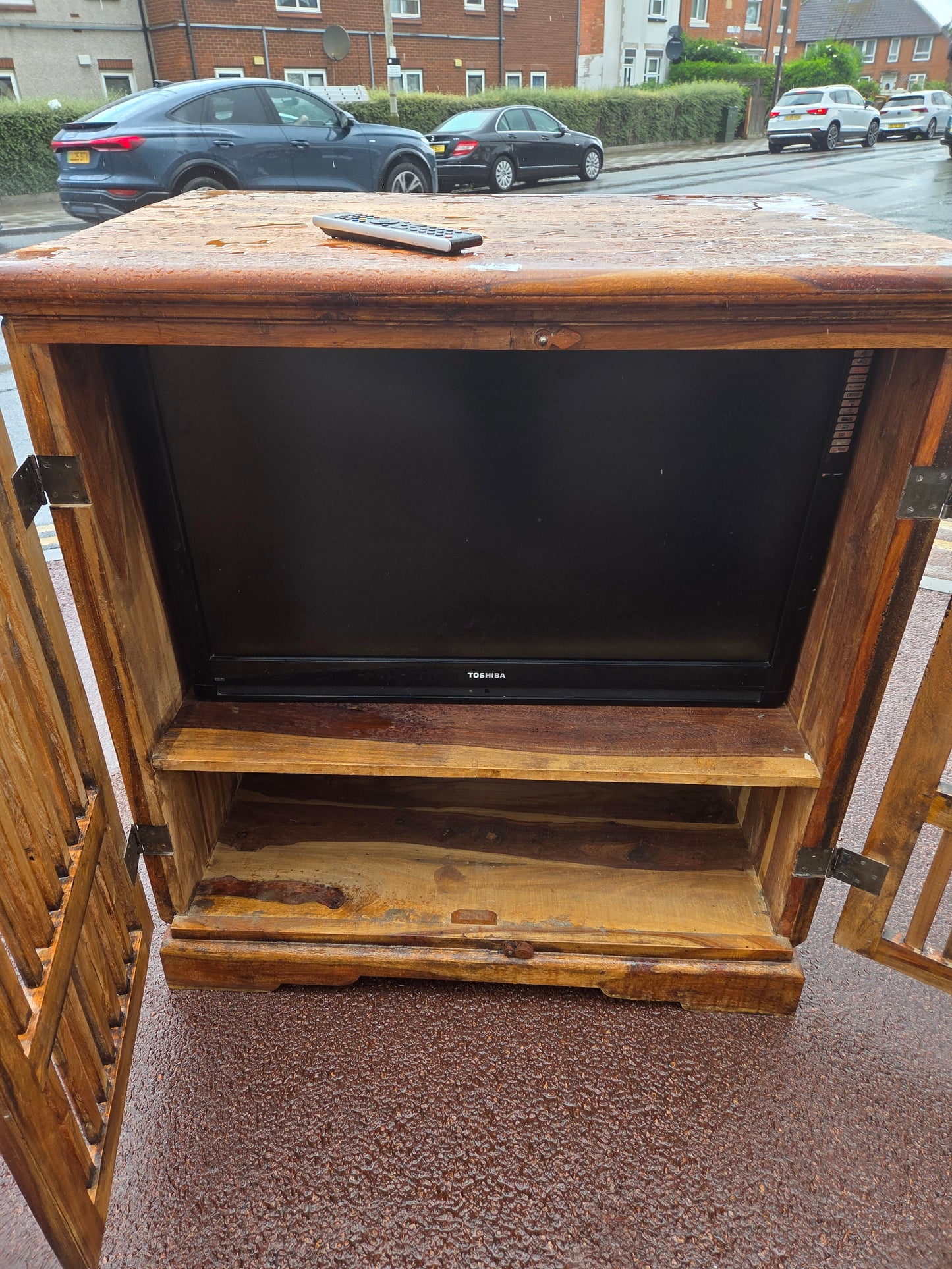Large tv cabinet with tv 🌟 Free delivery in Leicester 🌟