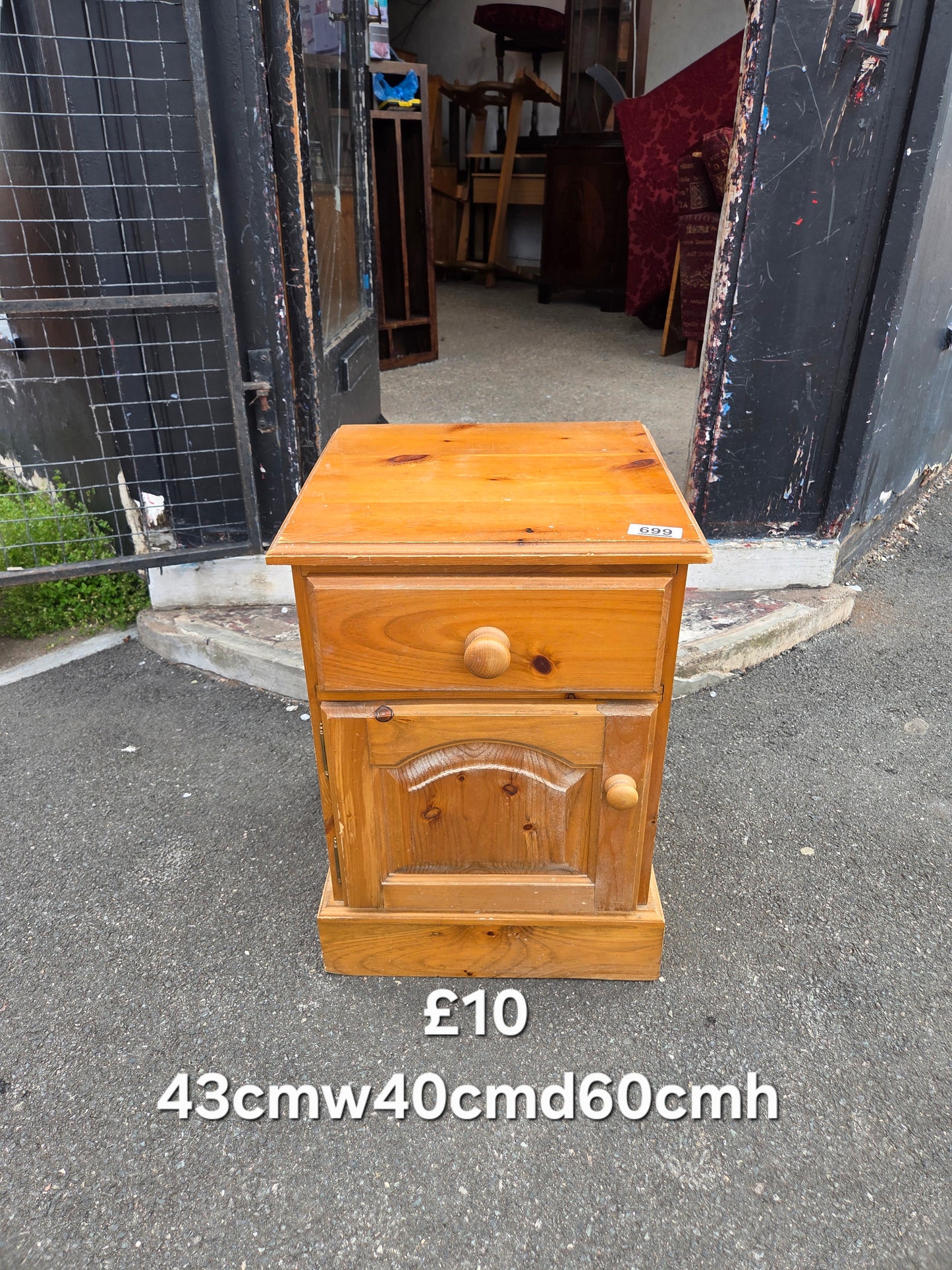 Bedside table 🌟 Free delivery in Leicester 🌟