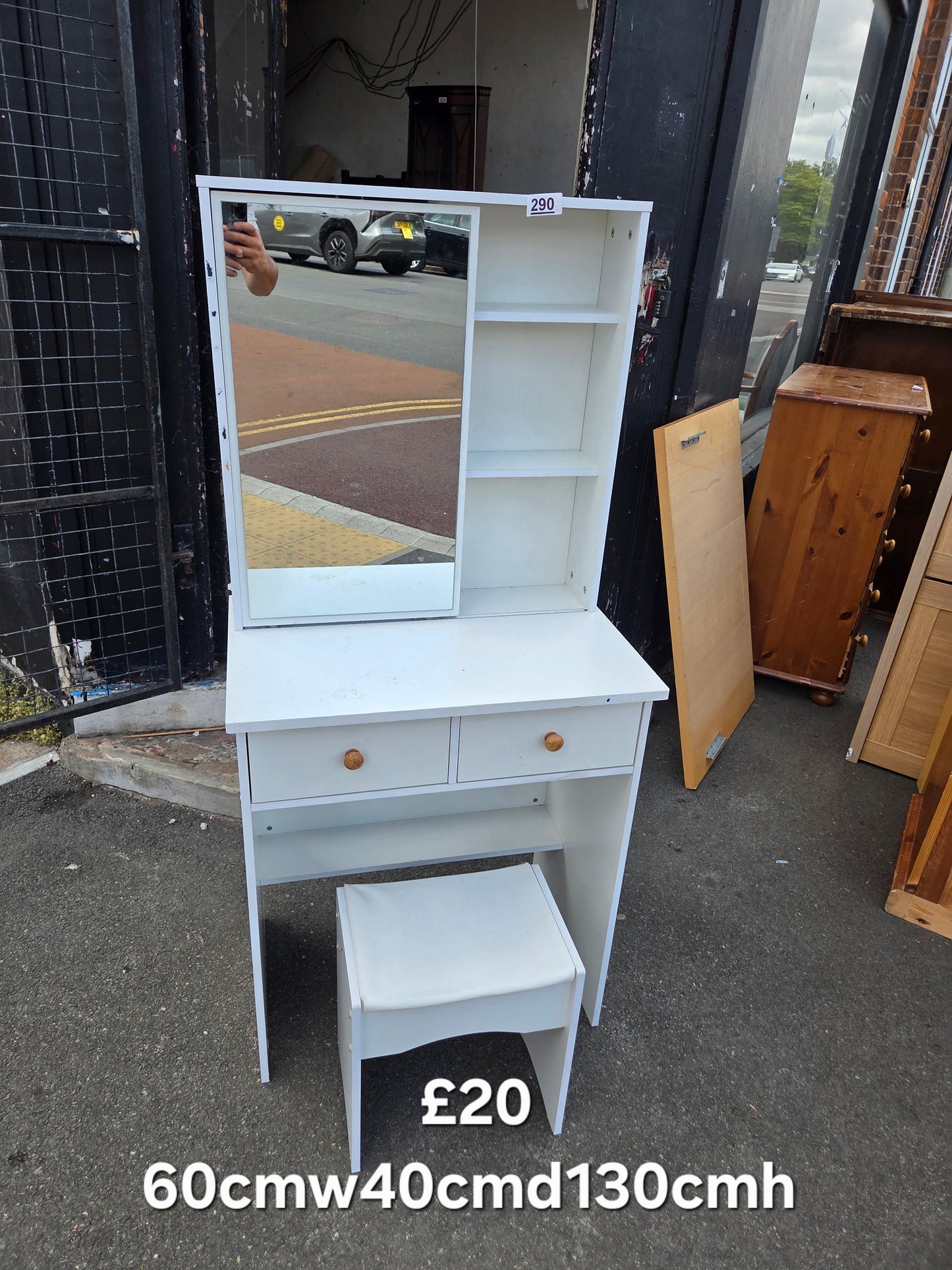 Dressing table and stool 🌟 Free delivery in Leicester 🌟
