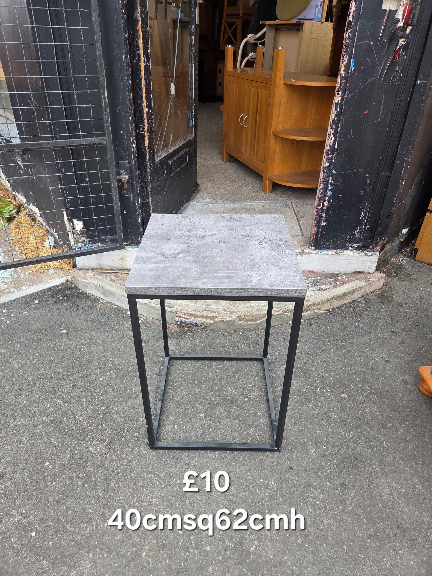 Concrete effect side table 🌟 Free delivery in Leicester 🌟