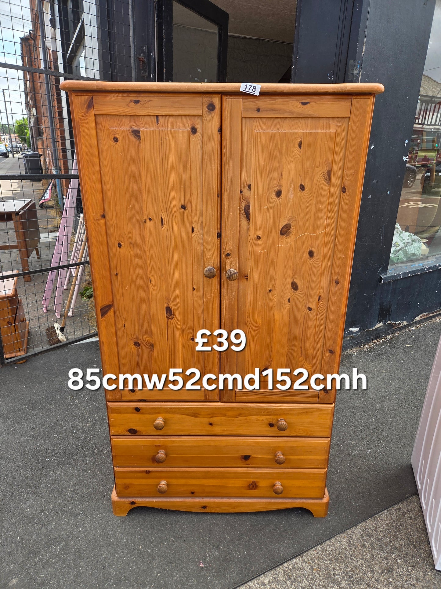 Low wardrobe 🌟 Free delivery in Leicester 🌟