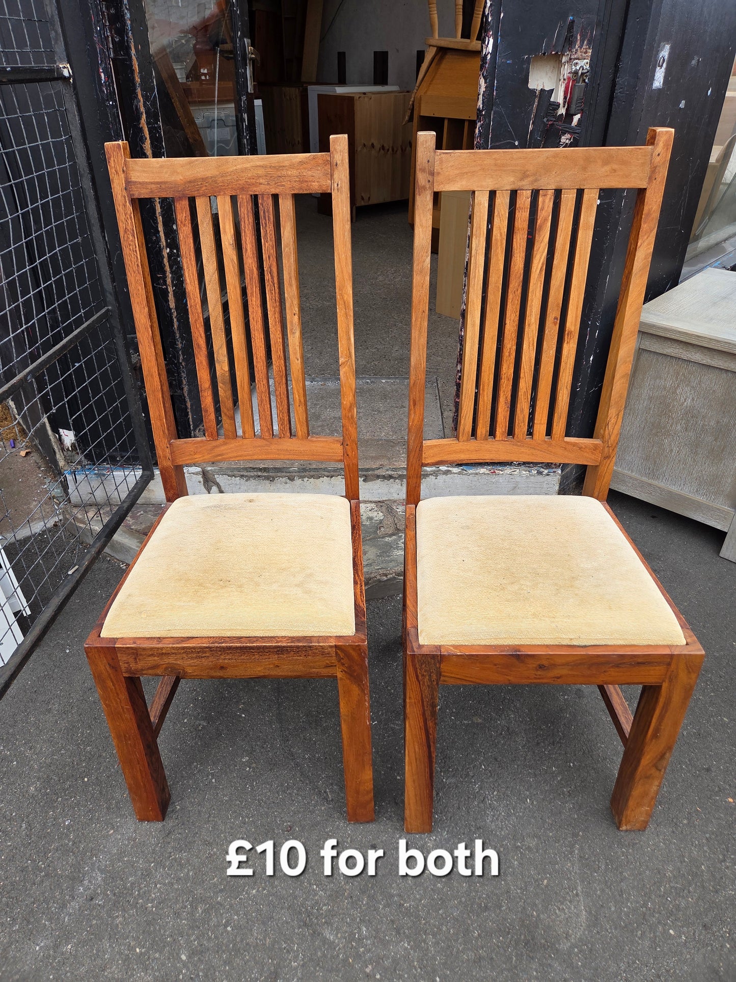 2 chairs 🌟 Free delivery in Leicester 🌟