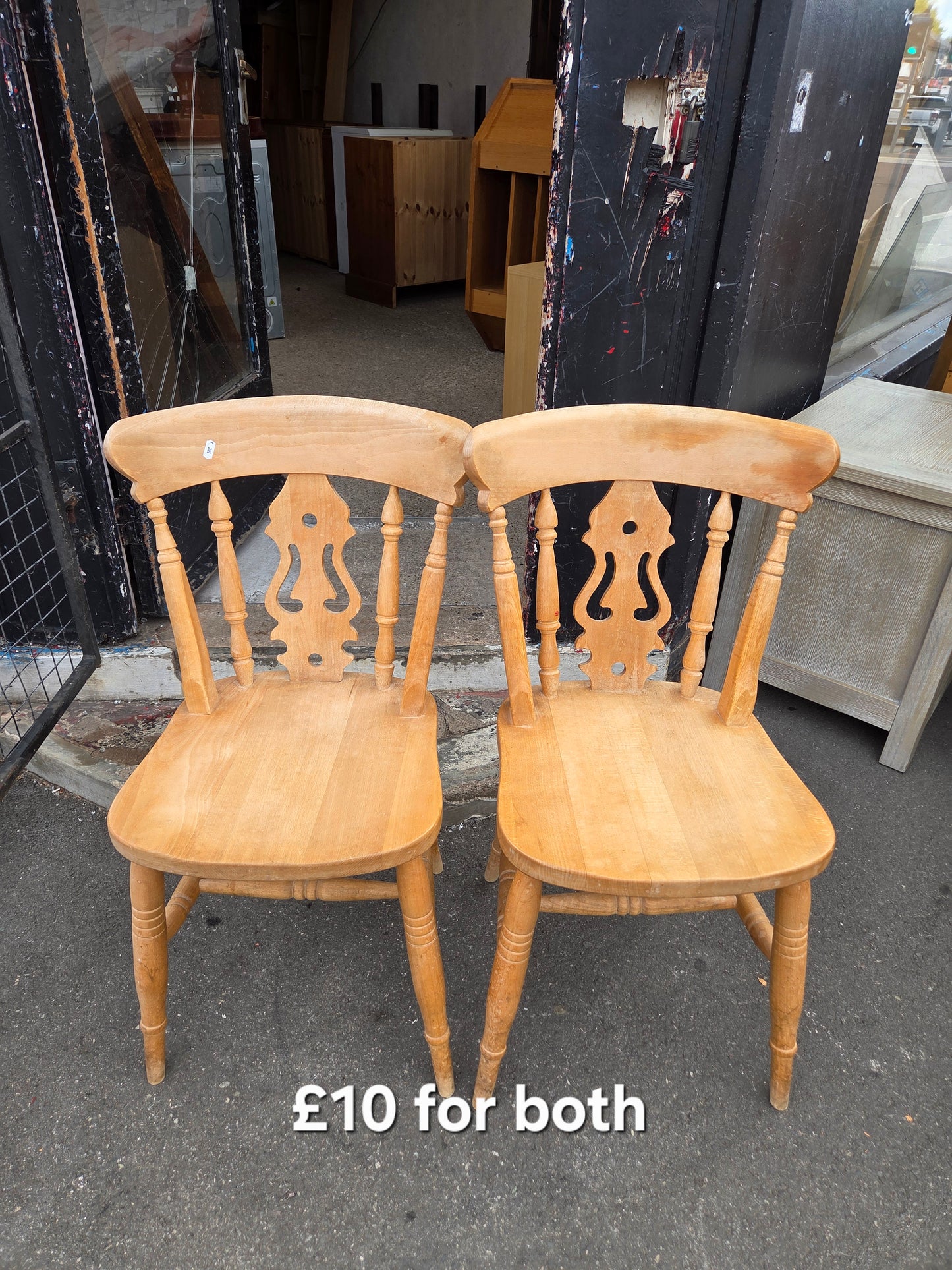 2 chairs 🌟 Free delivery in Leicester 🌟