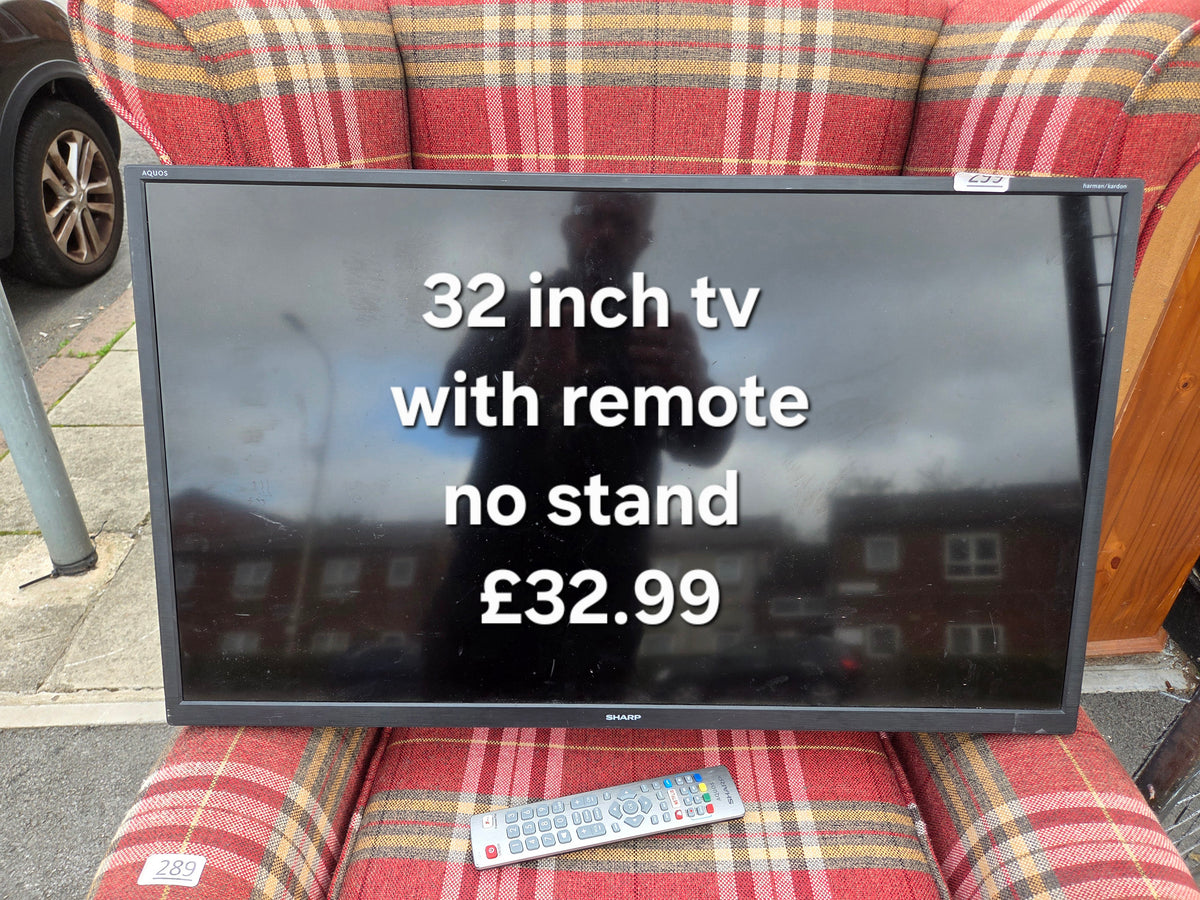 Sharp 32 inch tv no stand Free Delivery in Leicester