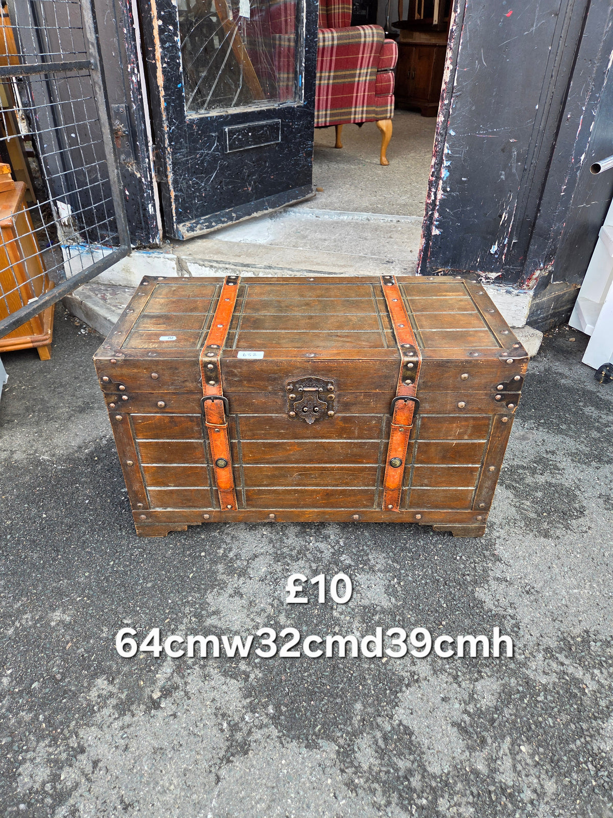 Wooden chest Free Delivery in Leicester
