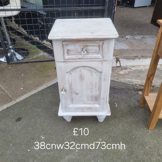 beside table 🌟 Free delivery in Leicester 🌟