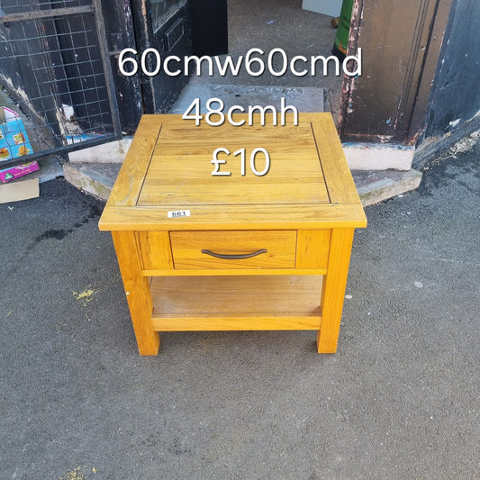 Oak side table 🌟 Free delivery in Leicester 🌟