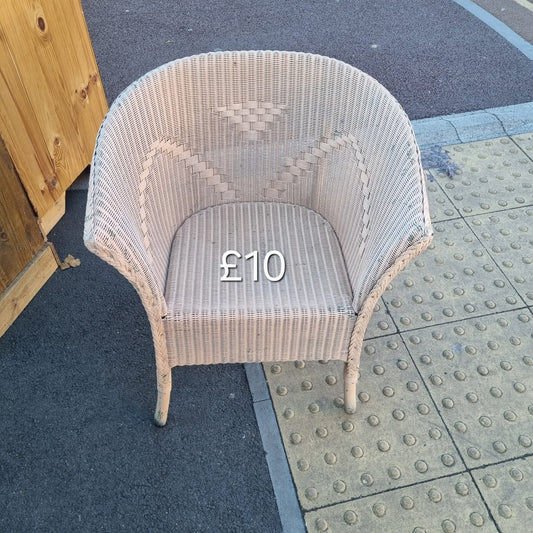 Pink Chair 🌟 Free delivery in Leicester 🌟