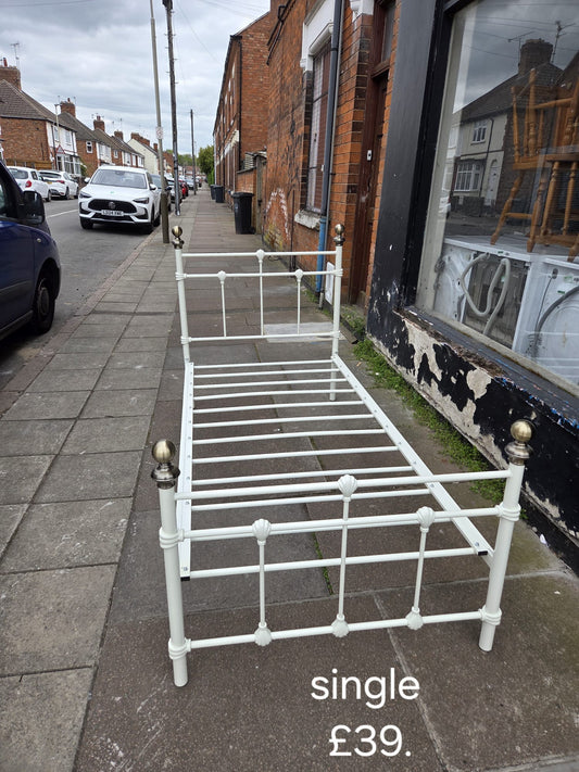 single metal bed frame 🌟 Free delivery in Leicester 🌟